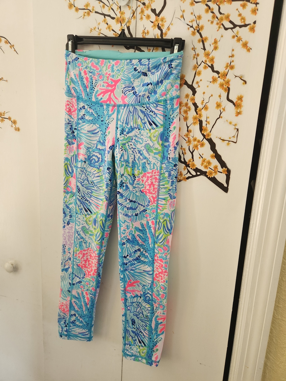 Lilly Pulitzer Blue and Pink Tropical Print Leggings